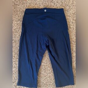 Lululemon Athletica navy blue capri Leggings